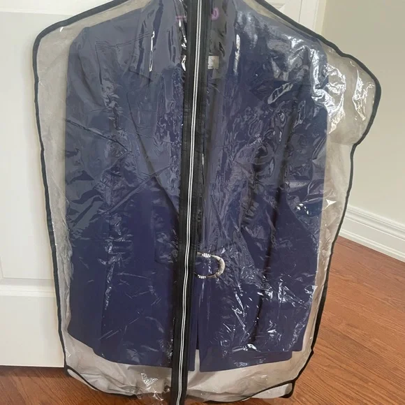 Woman’s suite - Picture 2 of 4